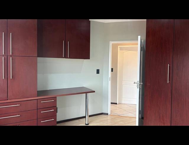 2 BEDROOM APARTMENT FOR SALE IN GLENVISTA